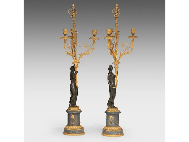 A fine pair of louis xvi period gilt and patinated bronze figural candelabras, ca. 1800 85 cm. (33.46 in.) - afbeelding 4 van  5