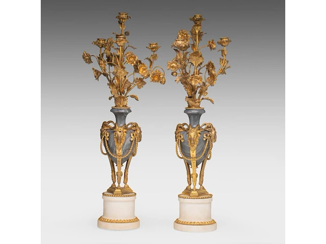 A fine pair of louis xvi period gilt bronze mounted marble candelabras 73 cm. (28.73 in.) - afbeelding 2 van  7