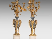 A fine pair of louis xvi period gilt bronze mounted marble candelabras 73 cm. (28.73 in.) - afbeelding 2 van  7