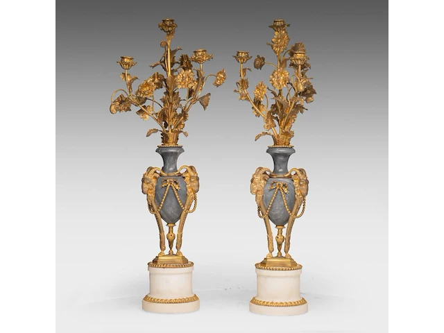 A fine pair of louis xvi period gilt bronze mounted marble candelabras 73 cm. (28.73 in.) - afbeelding 4 van  7