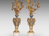 A fine pair of louis xvi period gilt bronze mounted marble candelabras 73 cm. (28.73 in.) - afbeelding 5 van  7