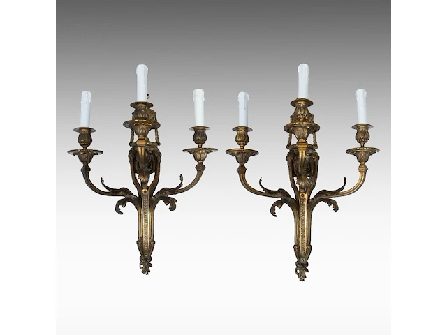 A fine pair of louis xvi style gilt bronze wall appliques 57 cm. (22.44 in.) - afbeelding 1 van  5
