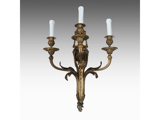 A fine pair of louis xvi style gilt bronze wall appliques 57 cm. (22.44 in.) - afbeelding 3 van  5