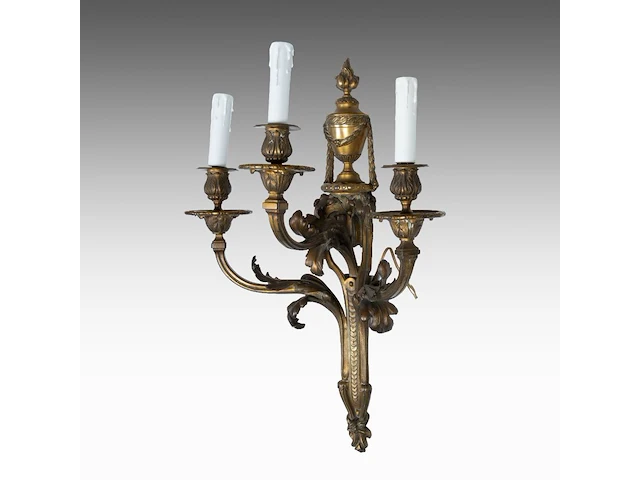 A fine pair of louis xvi style gilt bronze wall appliques 57 cm. (22.44 in.) - afbeelding 5 van  5