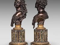 A fine pair of patinated bronze busts by victor paillard & romain, paris total 47 cm. (18 1/2 in.) - afbeelding 3 van  7
