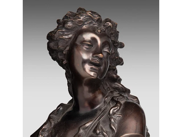 A fine pair of patinated bronze busts by victor paillard & romain, paris total 47 cm. (18 1/2 in.) - afbeelding 6 van  7