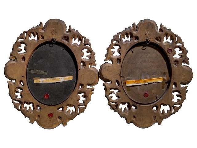A fine pair of portraits of michelangelo and raphael, presented in a richly carved giltwood frame, 19thc 21.5 x 17 cm. (8.46 x 6.69 in.), frame: 38.5 x 33 cm. (15.16 x 12.99 in.) - afbeelding 3 van  5