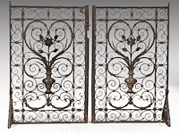 A fine pair of venetian wrought iron fences with scrollwork, 16th/17thc 95 x 62 cm. (37.39 x 24.41 in.)