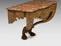 A fine régence carved giltwood console table with a brèche d'alep marble top, ca. 1730 73 x 112 x 57 cm. (28.73 x 44.09 x 22.44 in.)