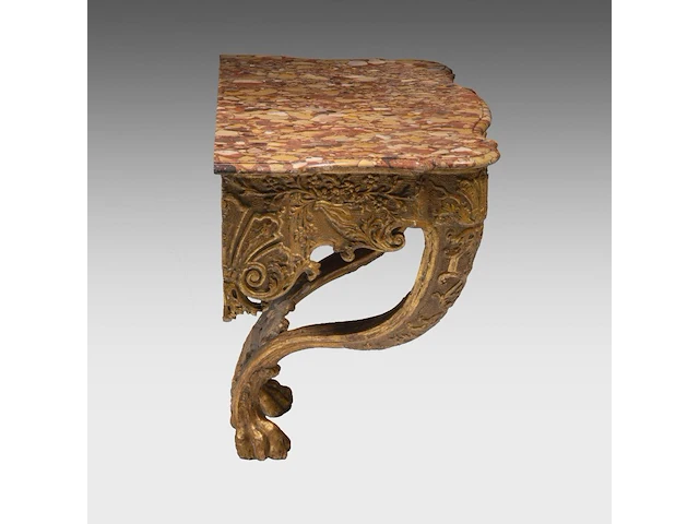 A fine régence carved giltwood console table with a brèche d'alep marble top, ca. 1730 73 x 112 x 57 cm. (28.73 x 44.09 x 22.44 in.) - afbeelding 3 van  6