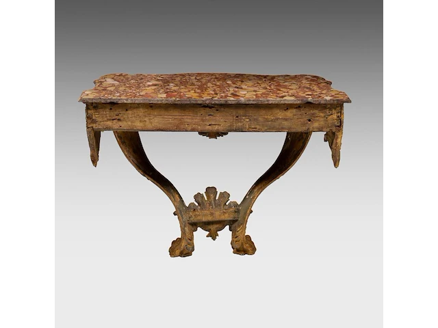 A fine régence carved giltwood console table with a brèche d'alep marble top, ca. 1730 73 x 112 x 57 cm. (28.73 x 44.09 x 22.44 in.) - afbeelding 4 van  6