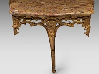 A fine rococo giltwood console table with a brèche d'alep marble top, mid 18thc 81 x 80 x 46 cm. (31.89 x 31 1/2 x 18.10 in.) - afbeelding 2 van  6