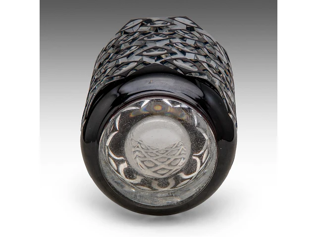 A fine ruby-overlay crystal-cut val-saint-lambert vase 32 cm. (12.59 in.) - afbeelding 6 van  7