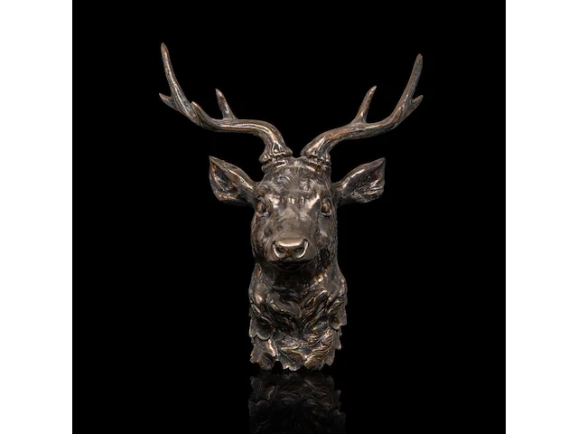 A fine silver-plated bronze head of a deer, 19thc 46.5 x 36.5 cm. (18.30 x 14.36 in.) - afbeelding 1 van  5