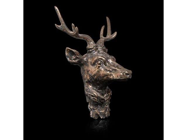 A fine silver-plated bronze head of a deer, 19thc 46.5 x 36.5 cm. (18.30 x 14.36 in.) - afbeelding 2 van  5