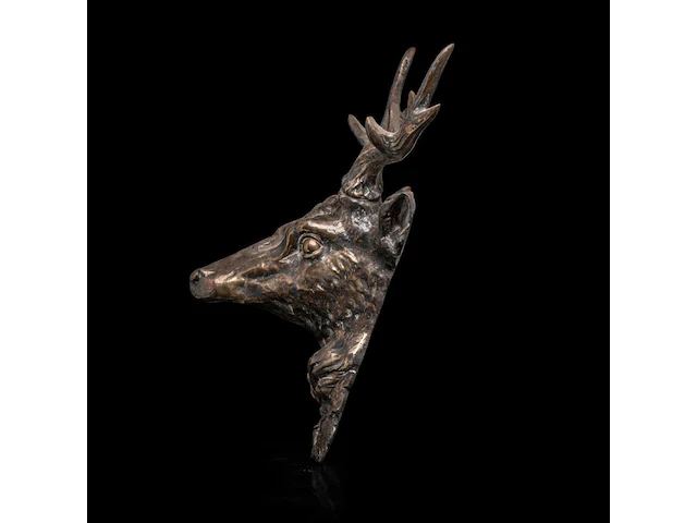 A fine silver-plated bronze head of a deer, 19thc 46.5 x 36.5 cm. (18.30 x 14.36 in.) - afbeelding 4 van  5