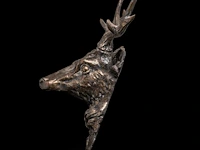 A fine silver-plated bronze head of a deer, 19thc 46.5 x 36.5 cm. (18.30 x 14.36 in.) - afbeelding 4 van  5
