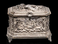 A fine silver-plated jewellery box, relief decorated with hunting scenes 15 x 20 x 13 cm. (5.91 x 7.87 x 5.12 in.) - afbeelding 3 van  8