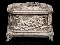 A fine silver-plated jewellery box, relief decorated with hunting scenes 15 x 20 x 13 cm. (5.91 x 7.87 x 5.12 in.) - afbeelding 4 van  8