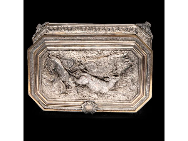 A fine silver-plated jewellery box, relief decorated with hunting scenes 15 x 20 x 13 cm. (5.91 x 7.87 x 5.12 in.) - afbeelding 6 van  8