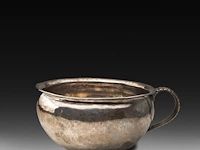 A flemish silver chamber pot, 17thc, weight: ca. 690 g 10 x 24 cm. (3.94 x 9.44 in.)