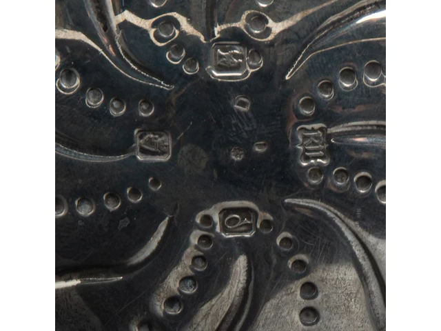 A four-part irish silver coffee and tea set on a matching tray, irish hallmark, year letter d (1971), 925/000, maker's mark rii, h 7 - 18 cm, total weight: 4210 g - afbeelding 11 van  20