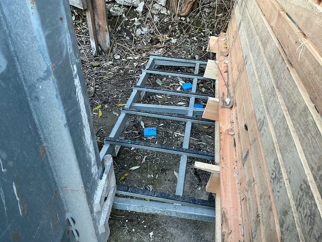 A-frame glasdrager - afbeelding 3 van  7