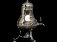 A french silver water kettle on turned wooden feet, french hallmark (1838-1961), 925/000, makers' mark risler & carré, paris, h 35 cm, 1395 g, the burner is added and marked christofle - afbeelding 8 van  22