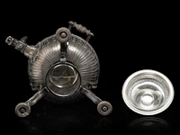A french silver water kettle on turned wooden feet, french hallmark (1838-1961), 925/000, makers' mark risler & carré, paris, h 35 cm, 1395 g, the burner is added and marked christofle - afbeelding 11 van  22