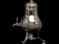 A french silver water kettle on turned wooden feet, french hallmark (1838-1961), 925/000, makers' mark risler & carré, paris, h 35 cm, 1395 g, the burner is added and marked christofle - afbeelding 16 van  22