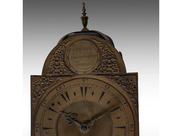A george ii brass lantern clock by georges clarke (act. 1725-1766) 36 cm. (14.16 in.) - afbeelding 4 van  4