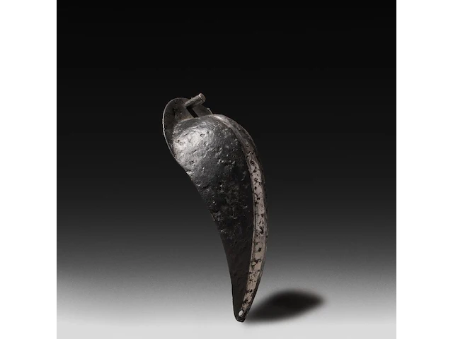 A german renaissance iron codpiece for an armour, ca. 1580 20 cm. (7.87 in.) - afbeelding 3 van  4