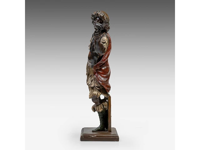 A gilt and polychrome wooden sculpture of a blackamoor figure, 17thc 88 cm. (34.64 in.) - afbeelding 3 van  7