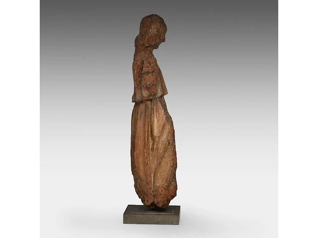 A gothic walnut sculpture of an angel, ca. 1500 63 cm. (24.80 in.) - afbeelding 5 van  8
