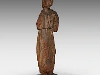 A gothic walnut sculpture of an angel, ca. 1500 63 cm. (24.80 in.) - afbeelding 6 van  8