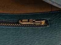 A green delvaux 'verdict' handbag in ostrich leather 37.5 cm. (14.75 in.) - afbeelding 2 van  10