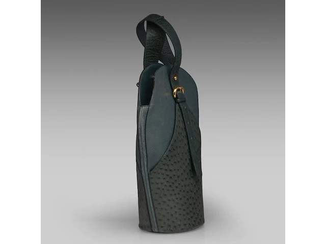 A green delvaux 'verdict' handbag in ostrich leather 37.5 cm. (14.75 in.) - afbeelding 4 van  10