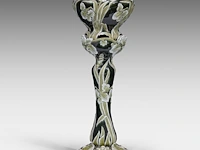 A green glazed ceramic jardinière on stand, decorated with lilies, total h: 126 cm - afbeelding 6 van  11