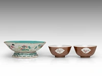 A group of chinese 19thc famille rose ware, incl. a 'dragon' octagonal footed bowl, h 7,5 - 20,5 x 21 cm - and a group of 18thc export porcelain, tallest h 21 cm - afbeelding 7 van  18