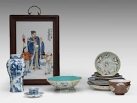 A group of chinese 19thc famille rose ware, incl. a 'dragon' octagonal footed bowl, h 7,5 - 20,5 x 21 cm - and a group of 18thc export porcelain, tallest h 21 cm