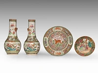A group of chinese canton famille rose ware, incl. a miniature fanghu vase decorated with figures on a terrace, 19thc, tallest 25,5 cm (16) - afbeelding 11 van  15