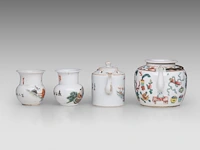A group of chinese famille rose ware, incl. a ‘buddhist lion’ ginger jar and a series of two fine plates, 19thc and 18thc, tallest h 34 cm (11) - afbeelding 16 van  20