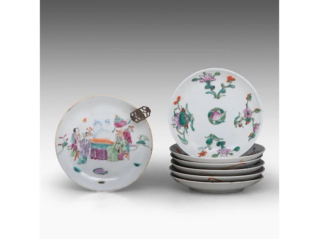 A group of chinese famille rose ware, incl. a turquoise glazed footed bowl and a 'prunus on cracked ice' ginger jar, some marked, all 19thc, tallest h 28 cm (10) - afbeelding 9 van  9