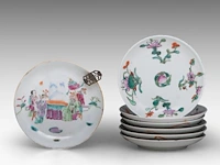A group of chinese famille rose ware, incl. a turquoise glazed footed bowl and a 'prunus on cracked ice' ginger jar, some marked, all 19thc, tallest h 28 cm (10) - afbeelding 9 van  9