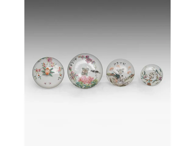 A group of chinese famille rose ware, incl. two fine teapots, some signed, some marked and of the tongzhi period, tallest h 16,5 cm (6) - afbeelding 8 van  10