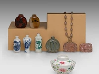 A group of chinese snuff bottles, a famille rose gaiwan lidded tea bowl, two carved rose quartz plaques, late qing, the largest h 7,5 - ø 9,5 cm