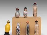 A group of seven snuff bottles, incl. a cloisonné enamelled on copper, with a qianlong mark, 20thc, h 5,4 - 8,2 cm - afbeelding 2 van  4