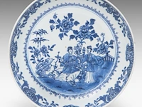 A group of ten chinese blue and white wares, incl. two kangxi floral decorated small dishes, 17thc and 18thc, largest 23 x 31 cm - afbeelding 5 van  12