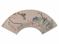 A group of three chinese paintings on fan, mostly 'flower garden', colour on paper, signed text and seal stamp, largest l 55,5 cm - afbeelding 4 van  7