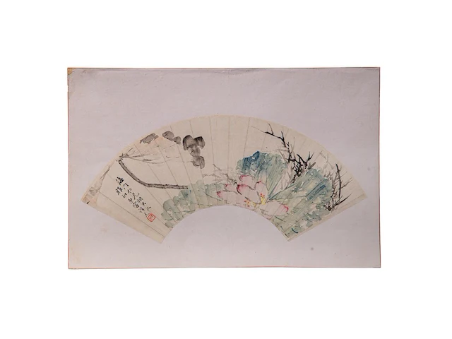 A group of three chinese paintings on fan, mostly 'flower garden', colour on paper, signed text and seal stamp, largest l 55,5 cm - afbeelding 5 van  7